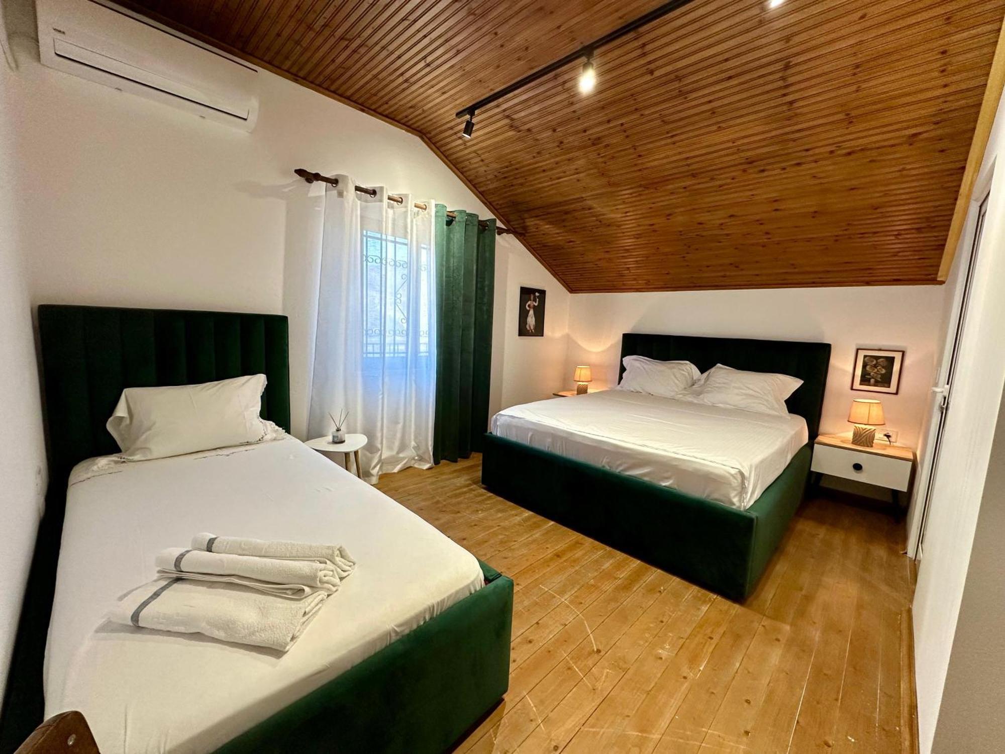 Lakeview Escape Koman